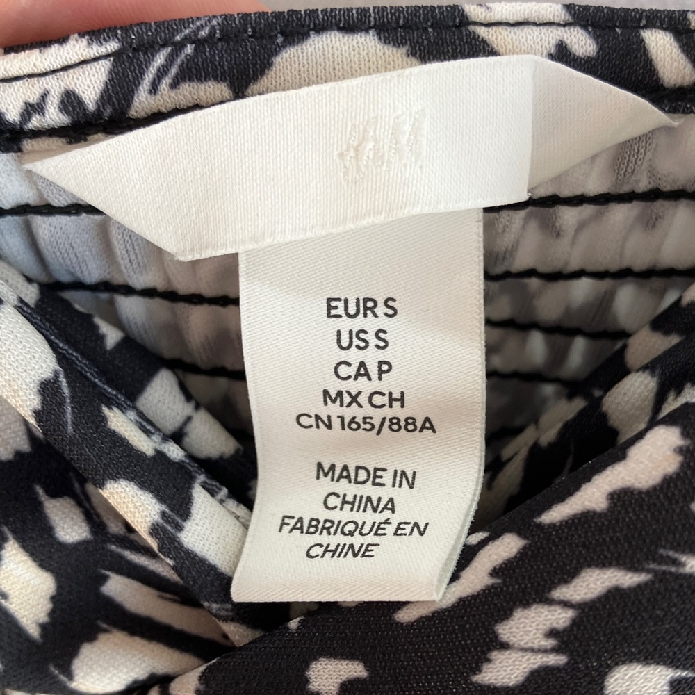 H&M Elegant Black and White-Cream Patterned Dress - Picture 4 of 6
